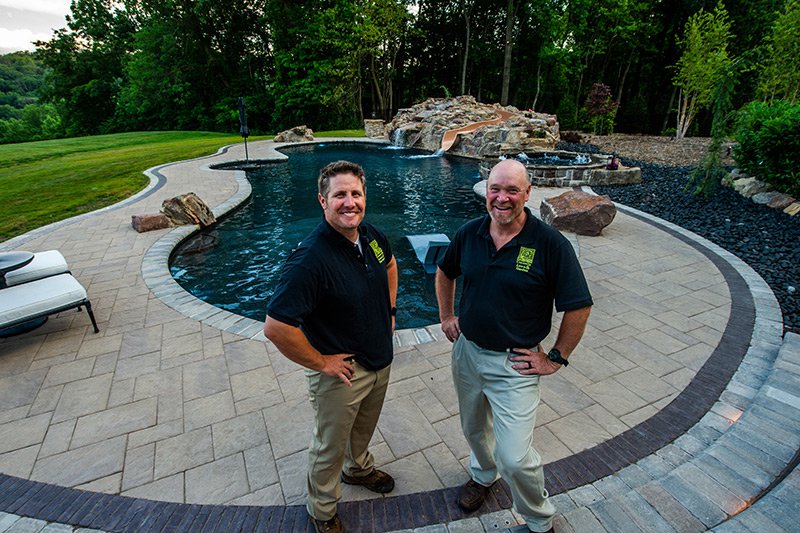 Connelly-Lawn-&-Garden-BCL-Family-Business-Photo-Sept-20.jpg
