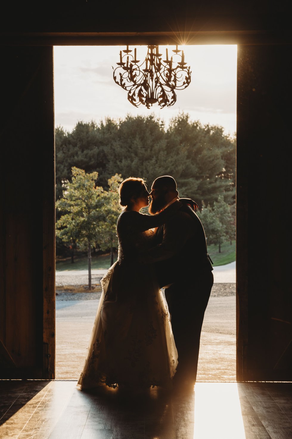 emilypeter_reinhartsbarn_wedding_previews_carriekizuka-145-min.jpg